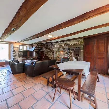 Holiday home Vie De Chateau 2 *